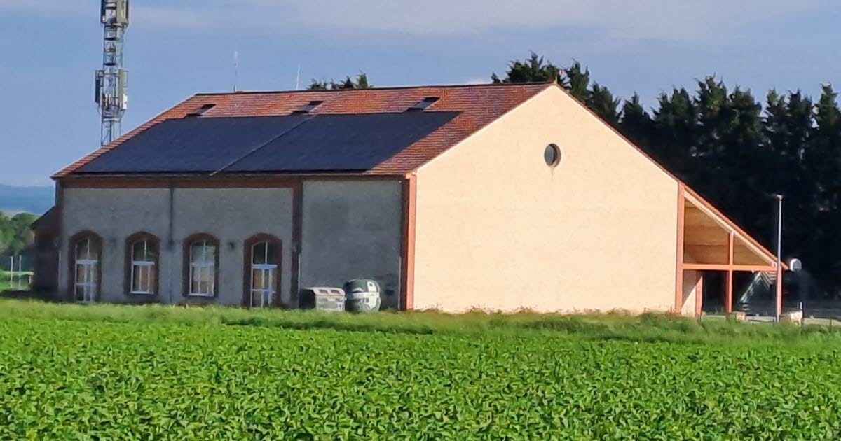 Saint-Loup-Géanges. Photovoltaics are in place