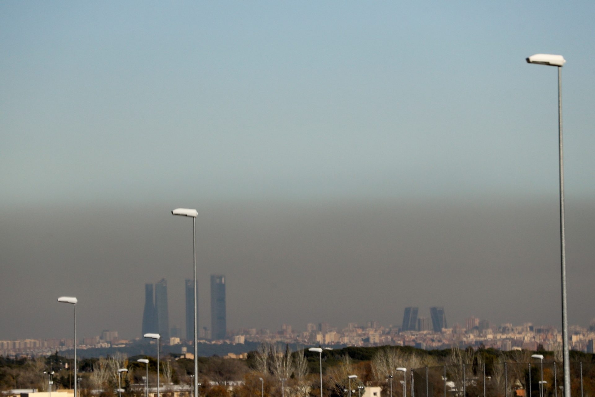 Duas em cada três pessoas na Espanha respiraram ar poluído em 2024, apesar de pequenas melhorias