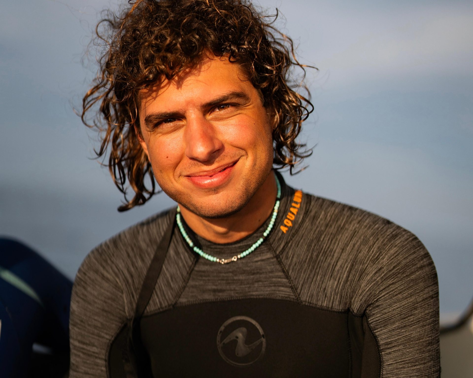 Biologist Charlie Sarria calls for more regulation of sharks: "Many species are consumed daily and are cheap."