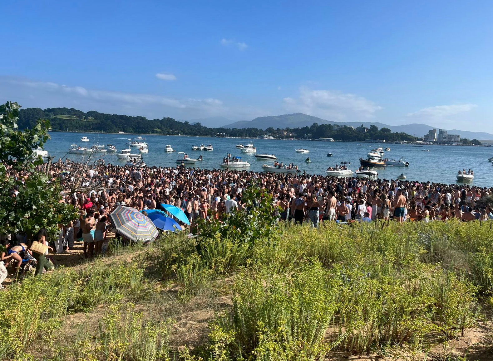 El Puntal, a protected area turned into a "shithole" by drinking parties