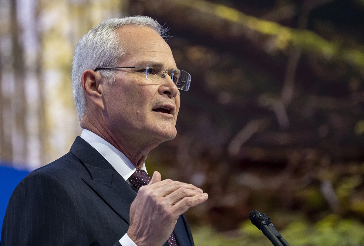 El gigantesco yacimiento petrolífero de Abu Dabi podría alcanzar su objetivo antes de lo previsto, según el director ejecutivo de Exxon.