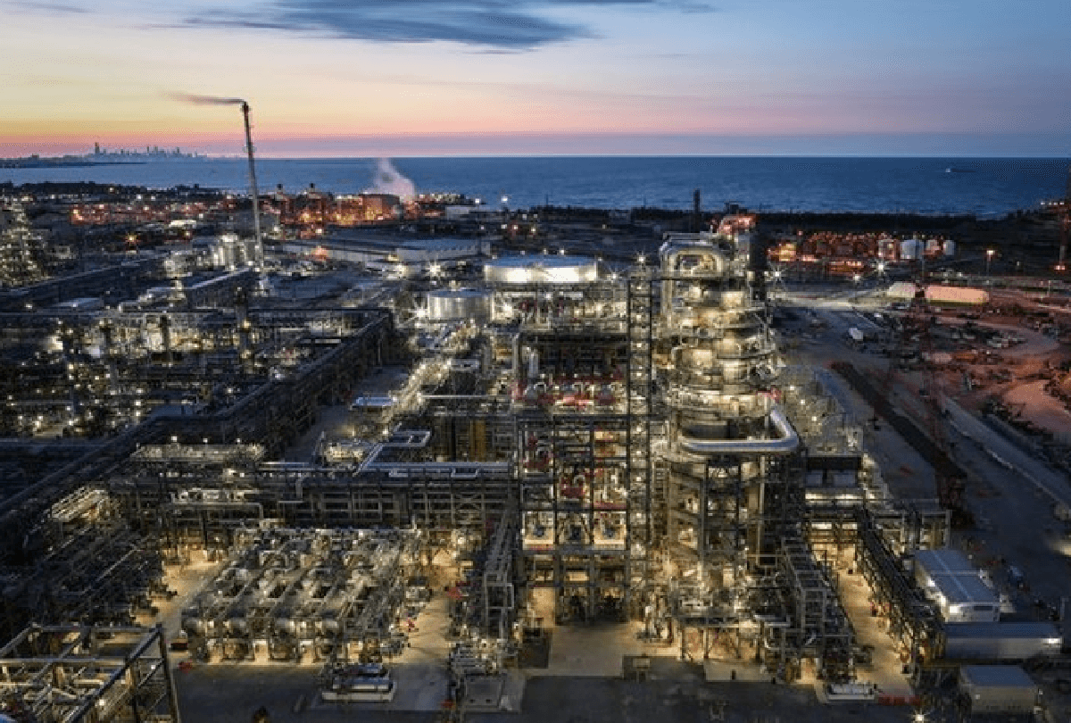 Refinarias do Golfo dos EUA buscam petróleo do Oriente Médio e da América do Sul para compensar perdas na Venezuela e no México