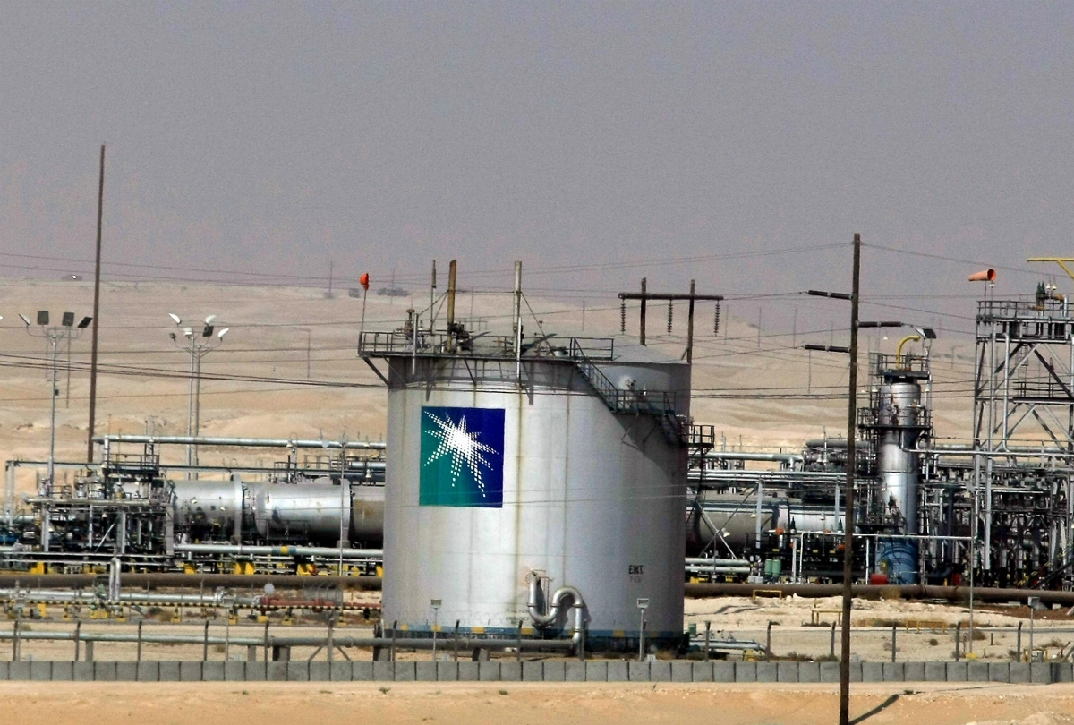 Saudi Aramco Considers Power Assets Sale to Raise Billions, Sources Say