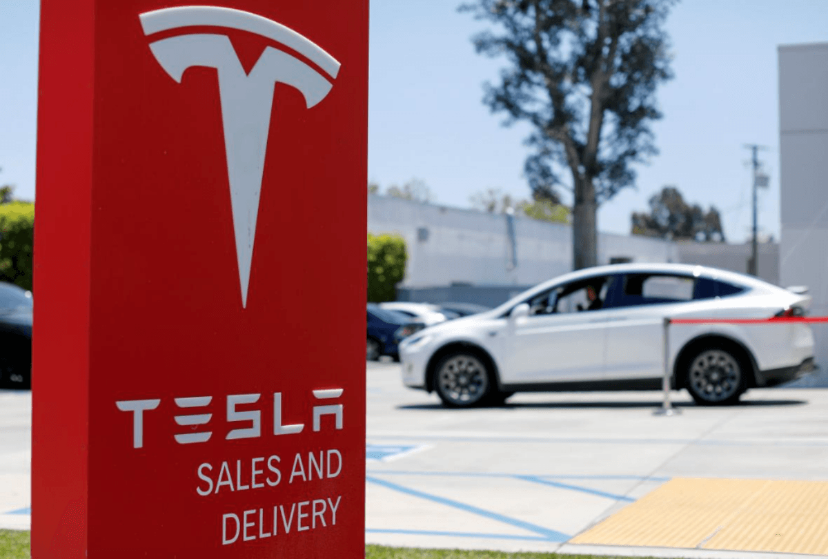 Las ventas mensuales de Tesla en Europa se desploman a la mitad, lo que indica una profunda reacción contra Musk.