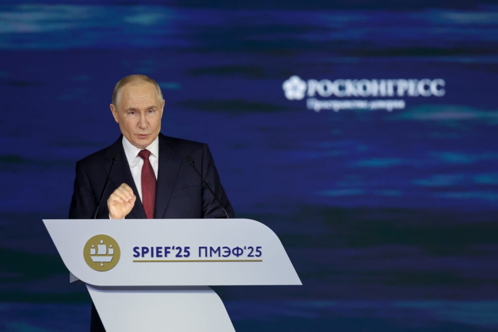 Putin: Rus gazının reddedilmesinin AB'ye verdiği zarar 200 milyar avroyu buldu