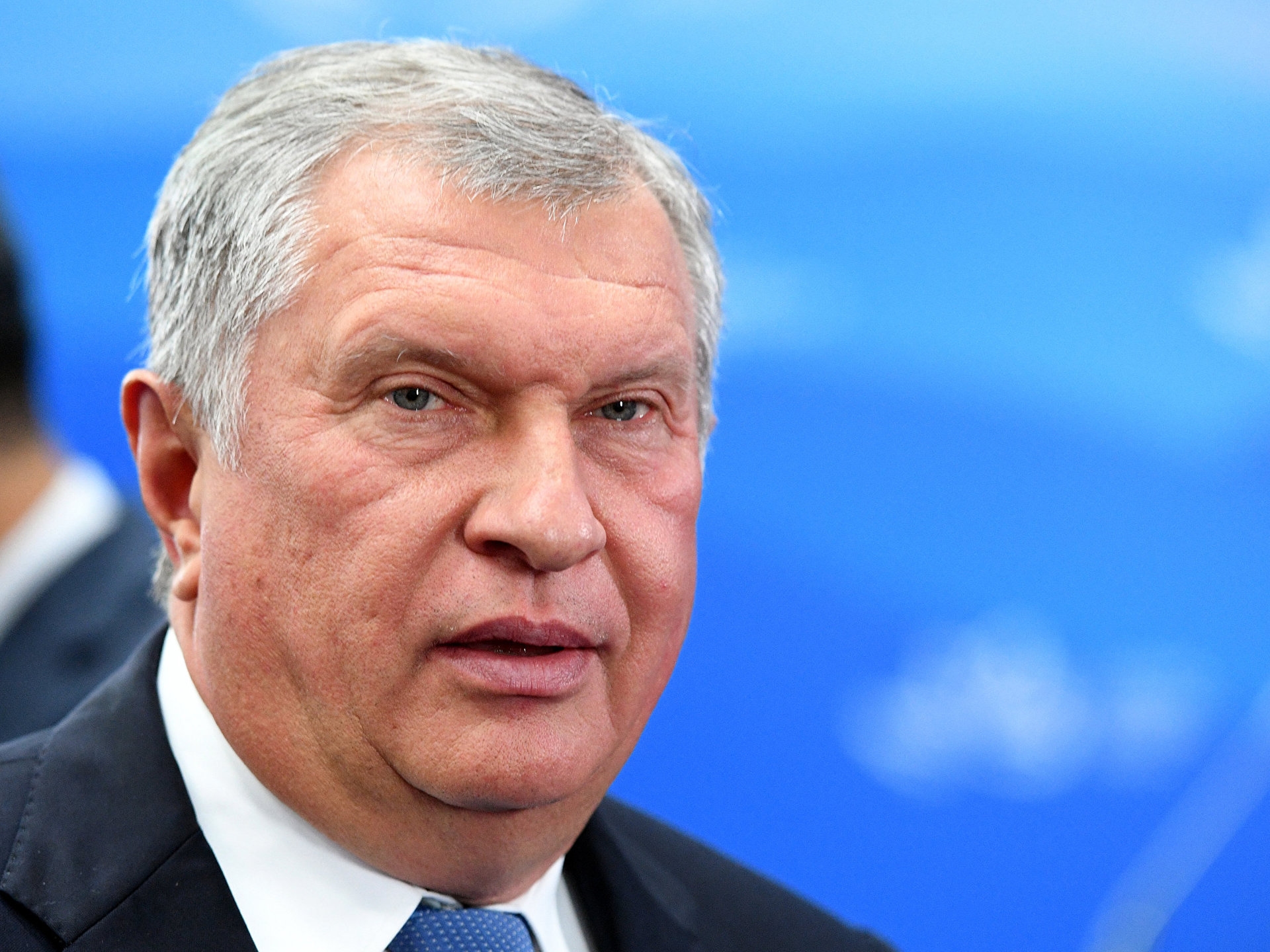 Çin yakında bir enerji tedarikçisi olacak. Soru şu ki Rosneft ne yapmalı.