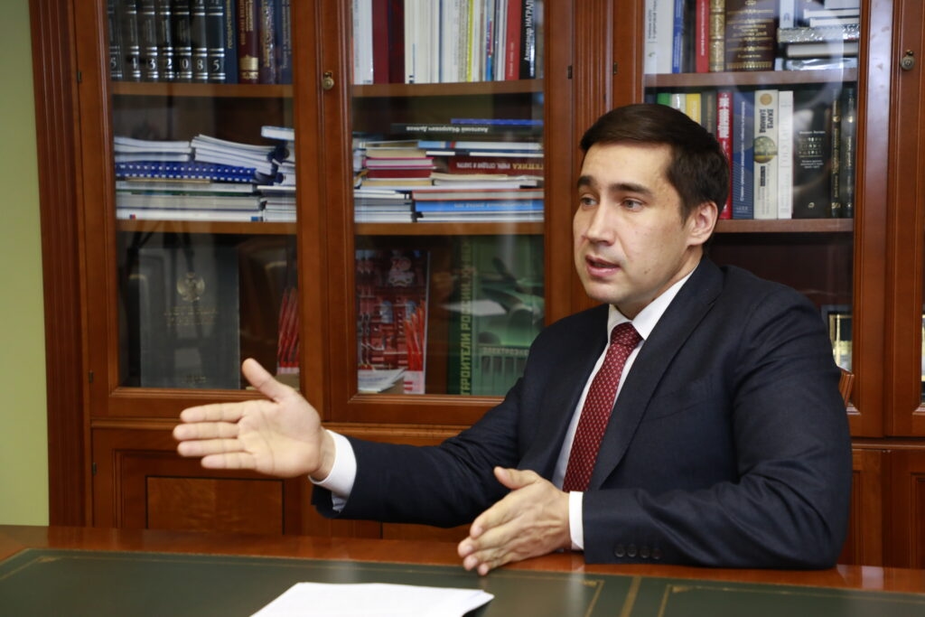 Dispositivos de armazenamento de energia podem resolver de forma rápida e eficiente o problema da escassez de energia no sul da Federação Russa, embora exijam investimento – Ministério da Energia