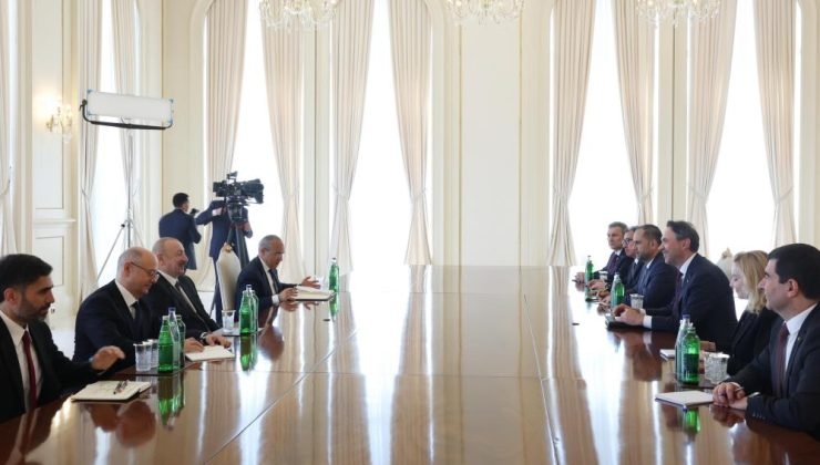Министр Байрактар ​​на Бакинской энергетической неделе