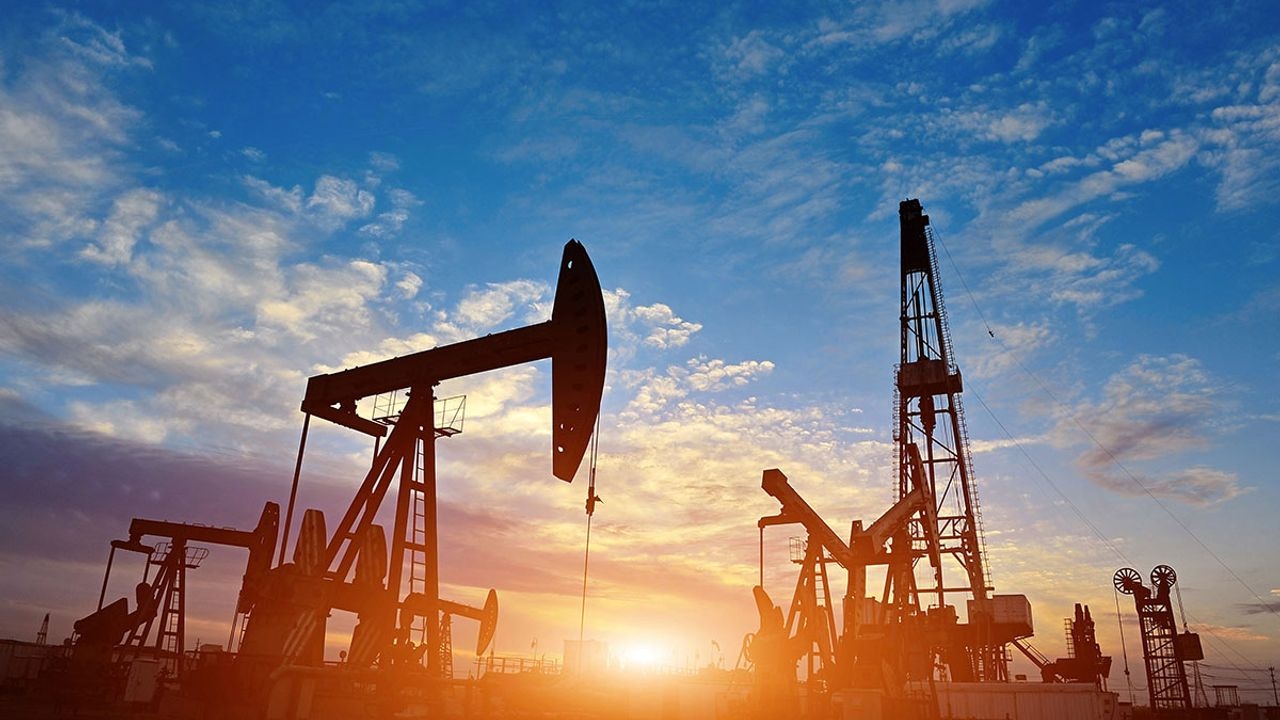 ABD'nin Ticari Ham Petrol Stokları 5,8 Milyon Varil Azaldı