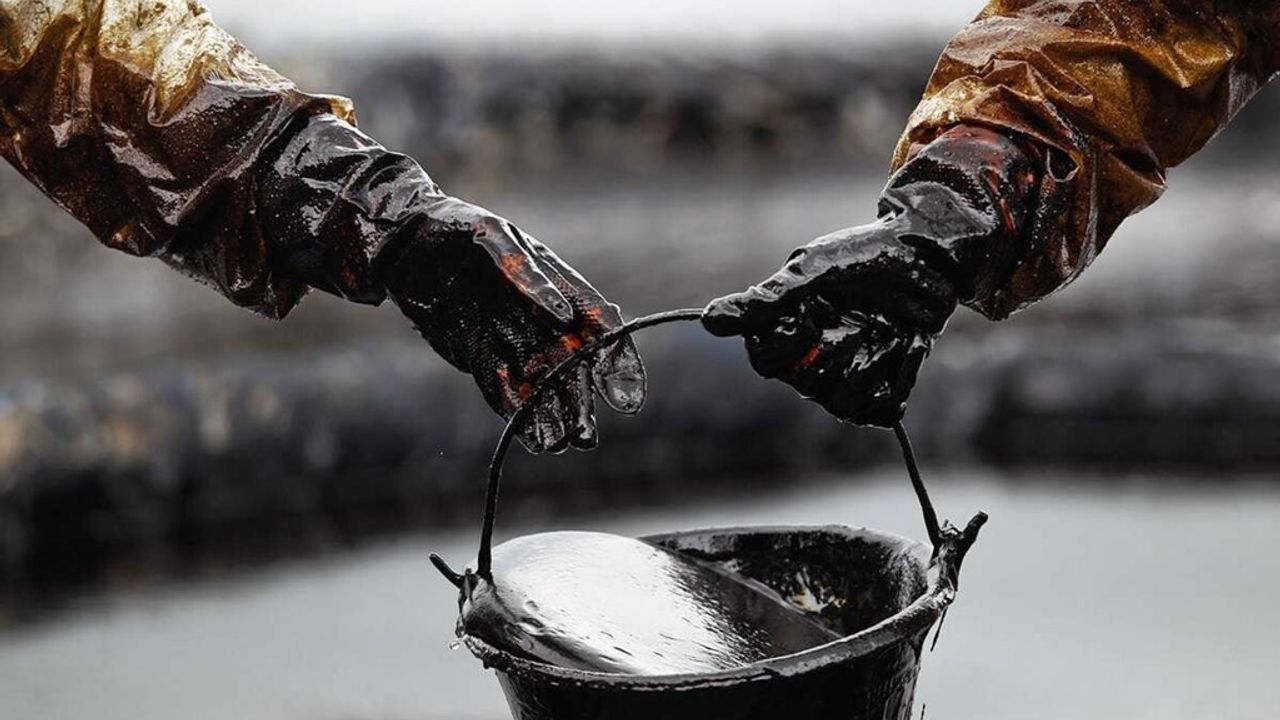 Коммерческие запасы сырой нефти в США сократились на 3,9 миллиона баррелей