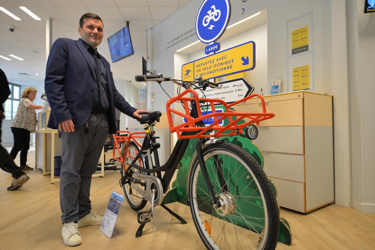 “La bicicleta del cartero es icónica”: La Poste pone a la venta sus bicicletas eléctricas renovadas