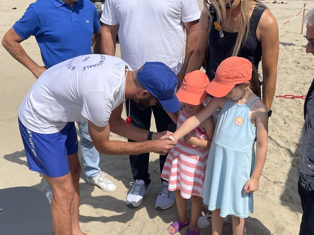 Hendaye: free identification bracelets so you never lose your children at the beach again