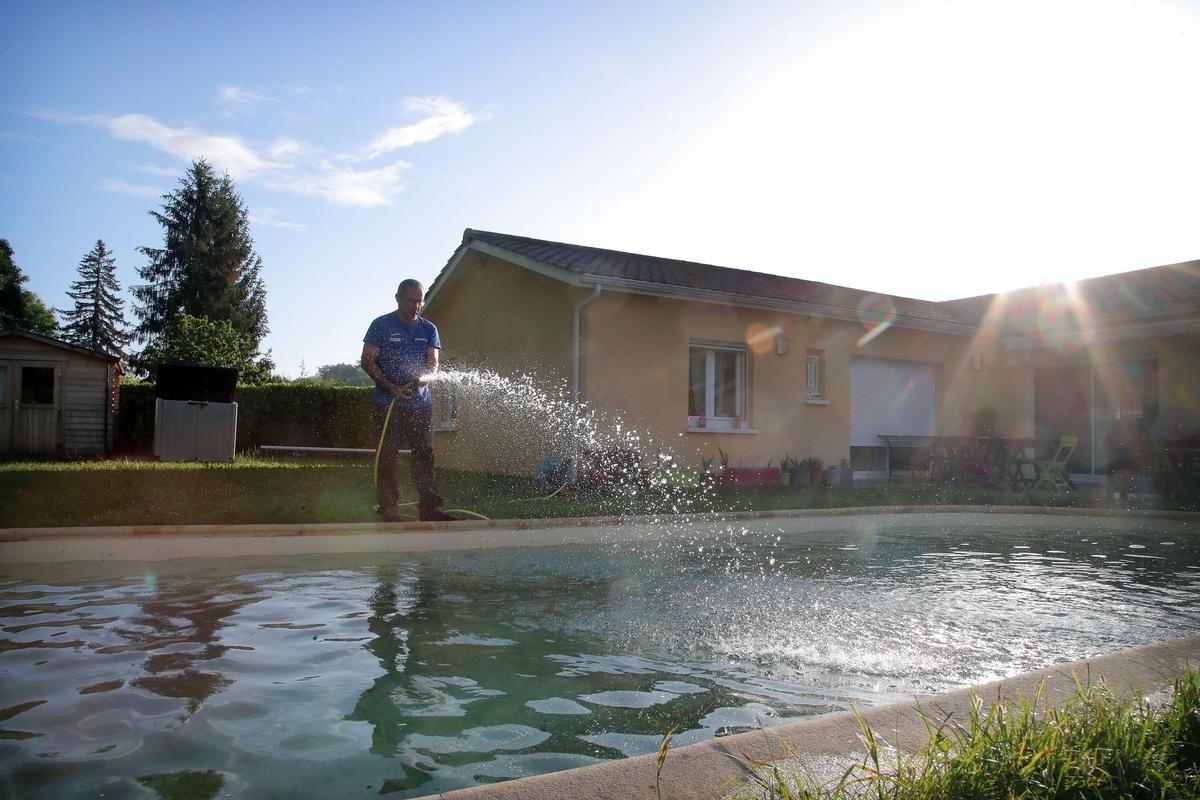 Piscinas privadas: os franceses terão que abrir mão delas diante da seca?