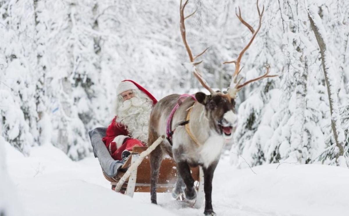 „Sorgen Sie dafür, dass die Rentiere genug Wasser haben“: Der Weihnachtsmann trotzt der Hitzewelle in Lappland