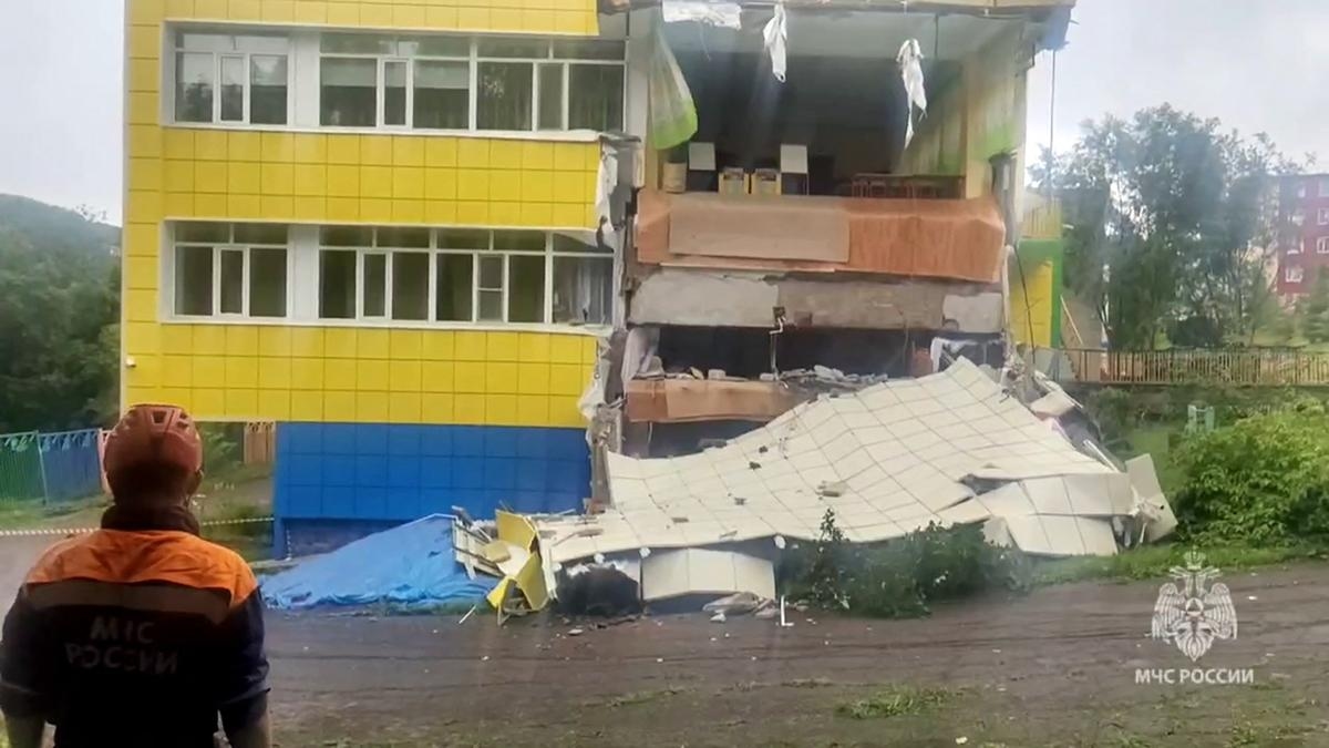 NA ŻYWO. Trzęsienie ziemi o magnitudzie 8,8 u wybrzeży Rosji: ostrzeżenia przed tsunami na Pacyfiku, ewakuacje, stan wyjątkowy... Najnowsze
