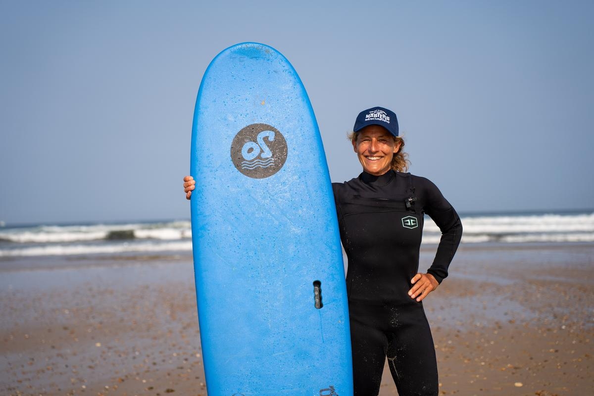 “Las Landas me adoptaron”: Xenia Goffaux, la alemana que encontró aquí su paraíso del surf