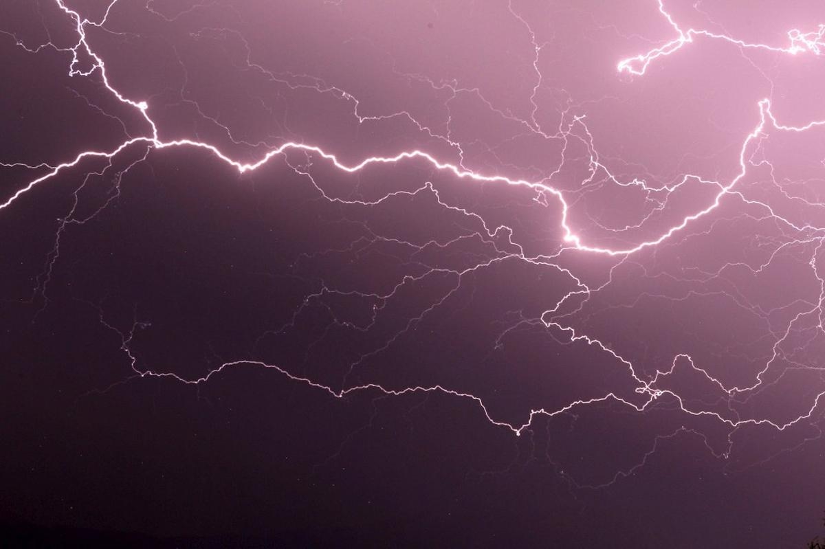 Tormentas: hasta 80 mm de lluvia y fuertes vientos, Var y Bocas del Ródano en alerta naranja