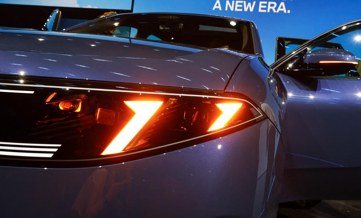 Cars: European manufacturers ask Europe to relax the timetable for the end of combustion-engine cars