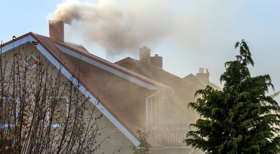 Multa fino a 5.000 PLN per il riscaldamento della casa. Dipende dal colore del fumo.