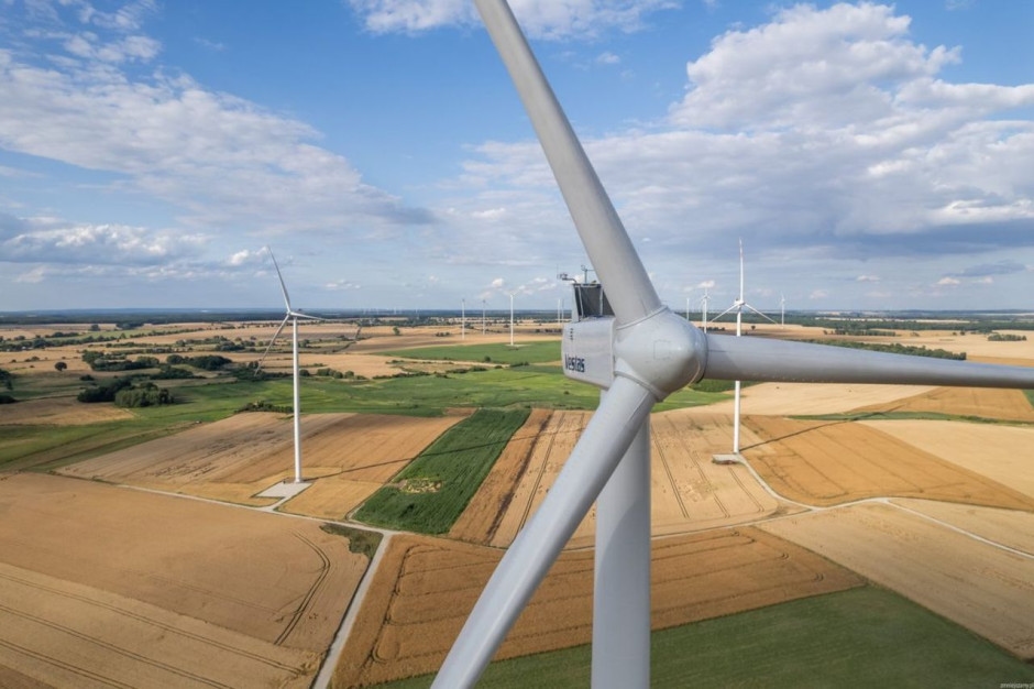 Yenilenebilir enerji kaynaklarının dışlanması enerji piyasasını sert bir şekilde etkiliyor. Oyun büyük paralarla ilgili