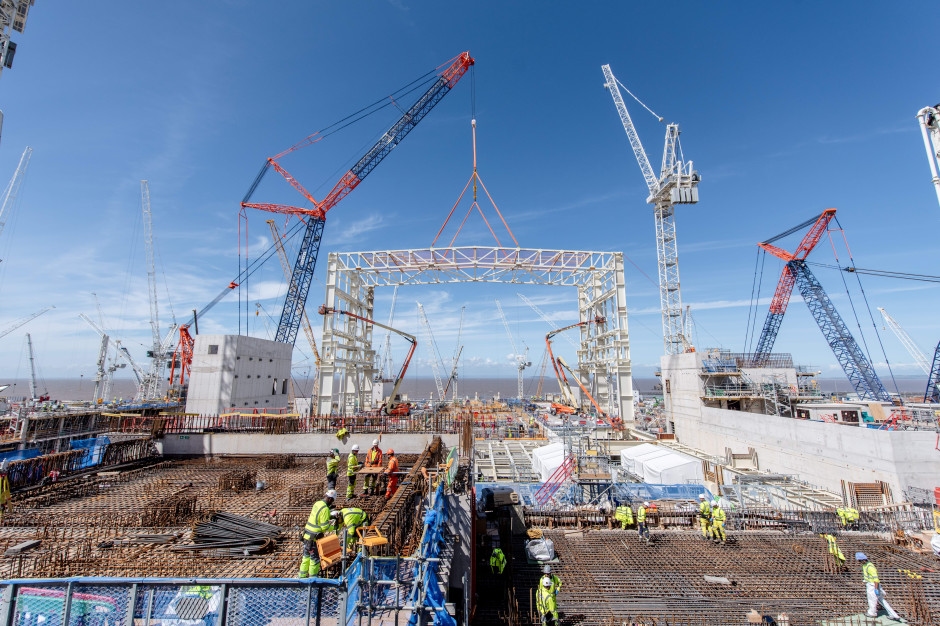 La francesa EDF no abandona el programa nuclear polaco.