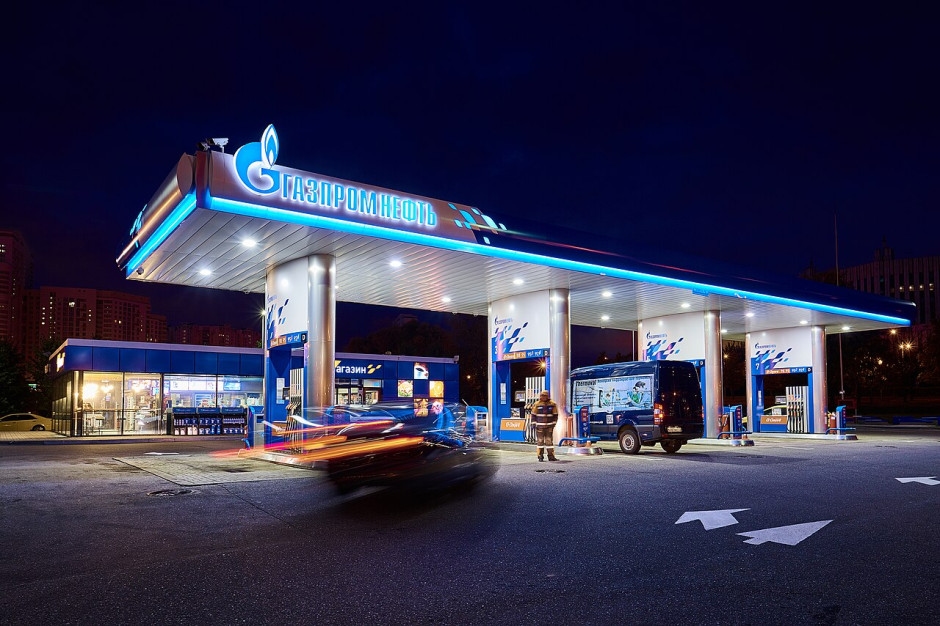 Record gasoline prices in Russia blame Ukrainian attacks on refineries. But drivers also have other worries.