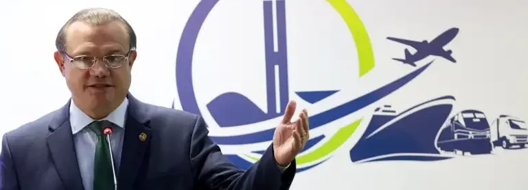 Senator Wellington Fagundes spricht über die Infrastruktur im Mittleren Westen