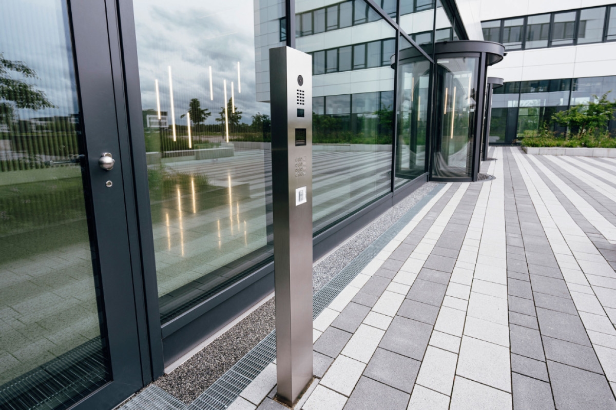 Come i sistemi di interfono IP stanno cambiando il controllo degli accessi