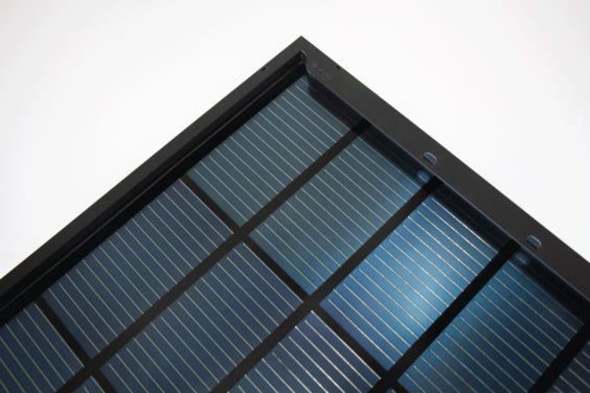 Módulos fotovoltaicos com contato traseiro