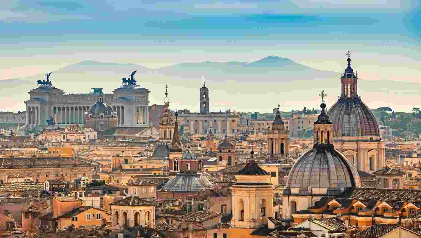 Explosion and toxic cloud over Rome: what to do? ChatGPT's advice in case of emergency