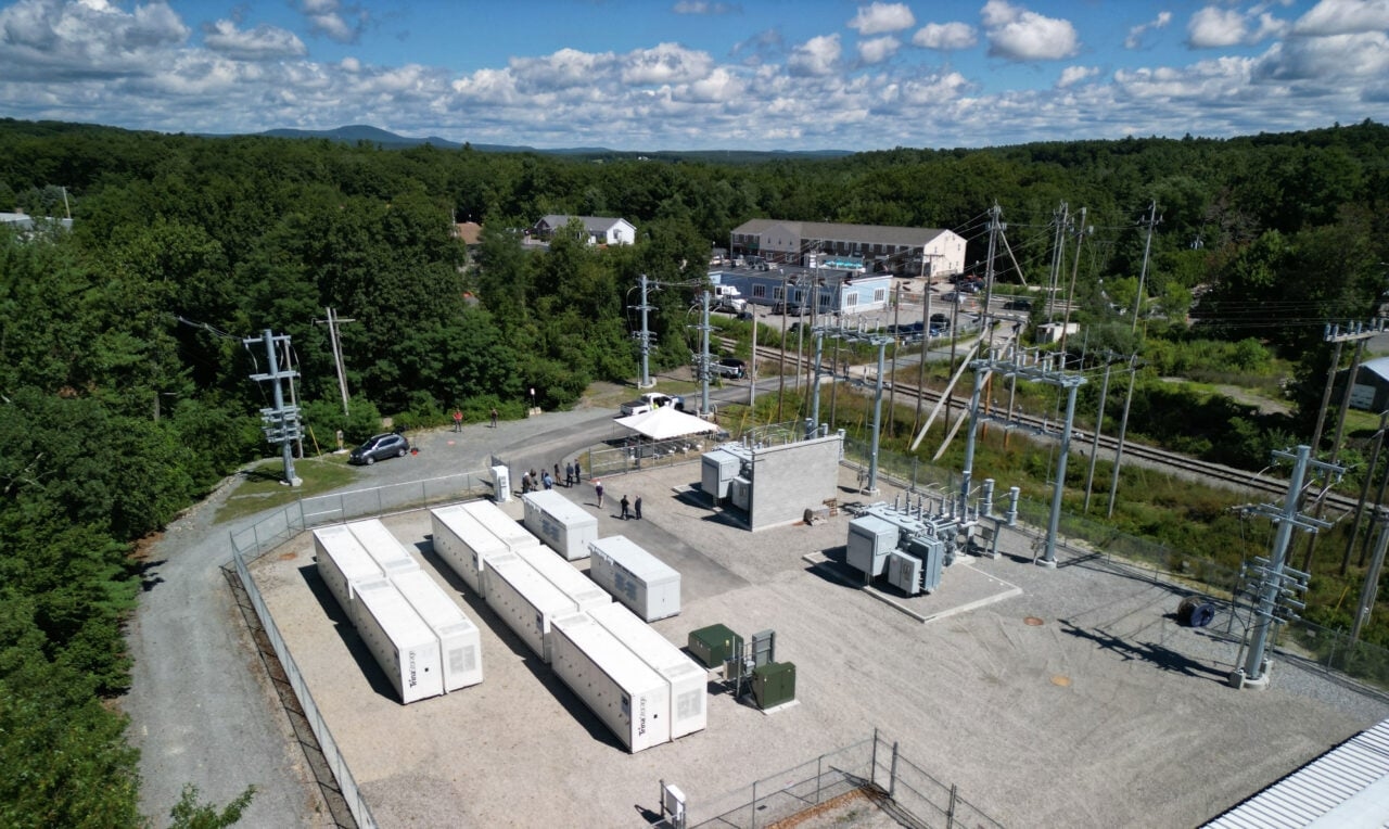 RIASSUNTO USA: la partnership per la batteria a flusso TerraFlow-Storion, i sistemi distribuiti di JinkoSolar nel Massachusetts e Lightshift ottengono 40 milioni di dollari