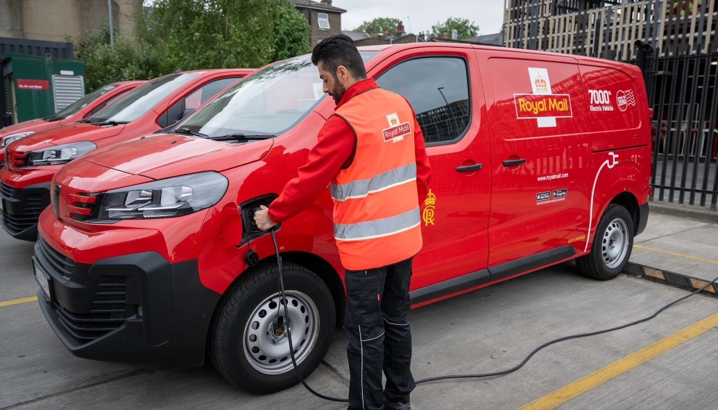 Royal Mail alcanza los 7.000 vehículos eléctricos y promete 1.800 más para liderar las entregas ecológicas