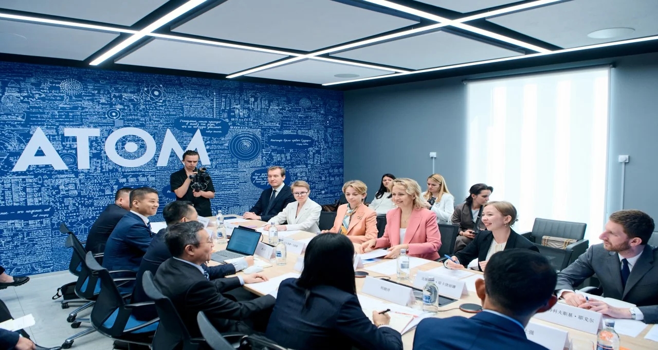 Rosatom and CNNC Sign Memorandum of Understanding for Staff Cooperation