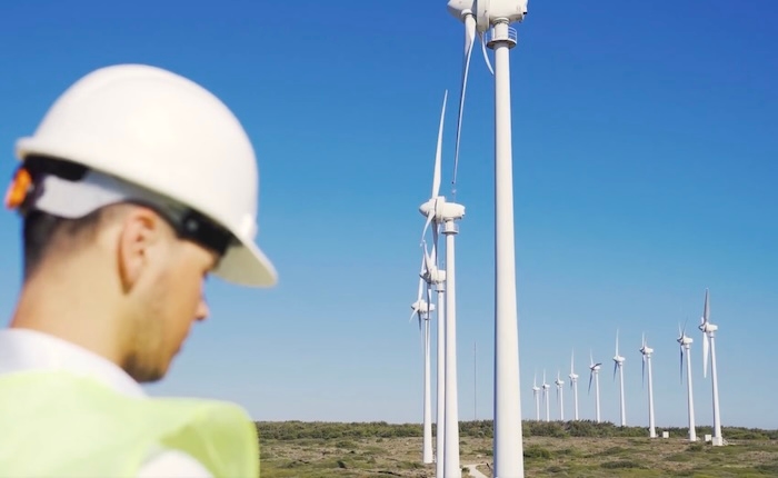 Die Stromversorgung der Häuser erfolgt durch erneuerbare Energien und GES.