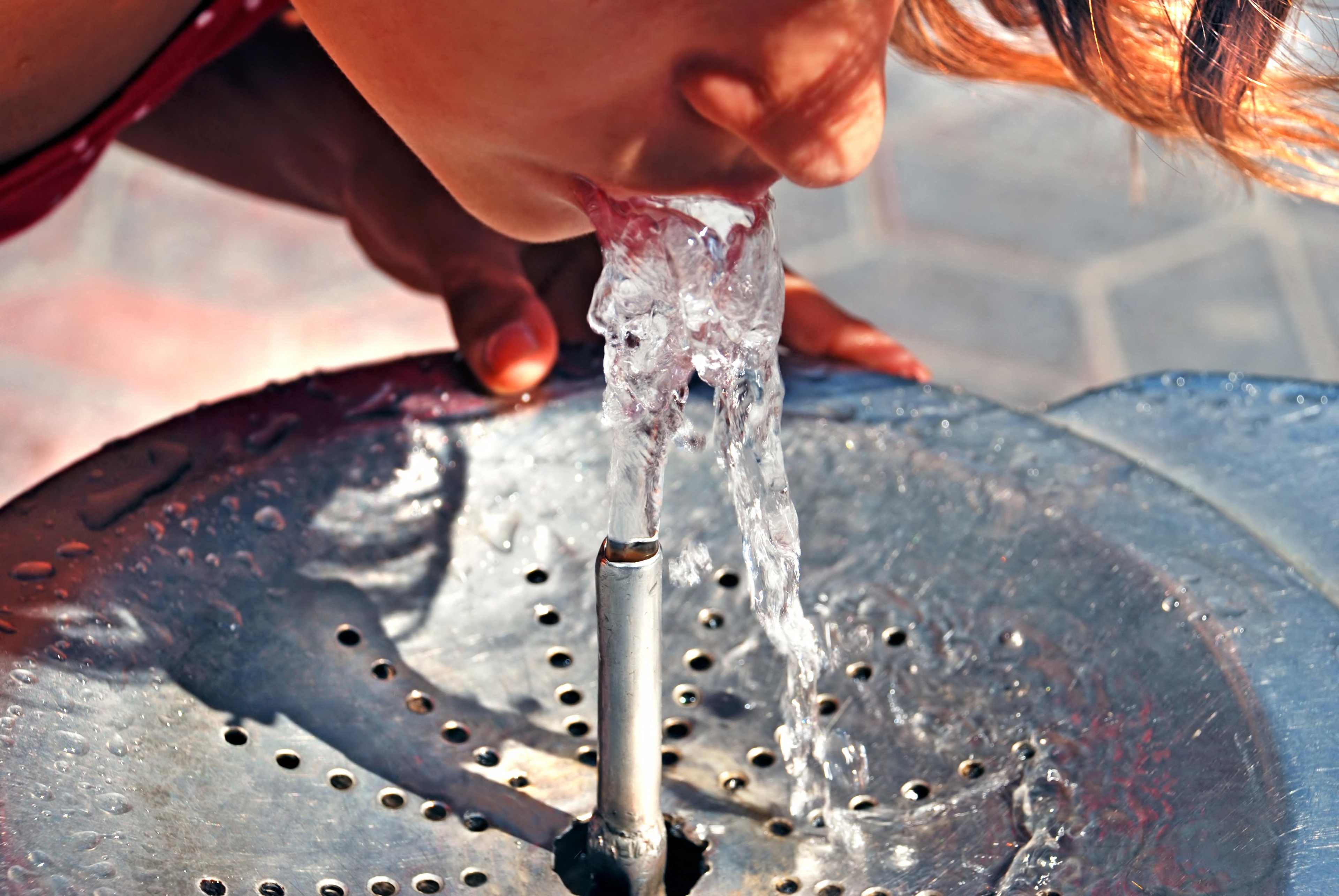 Only 9% of public places comply with the law requiring the presence of water fountains