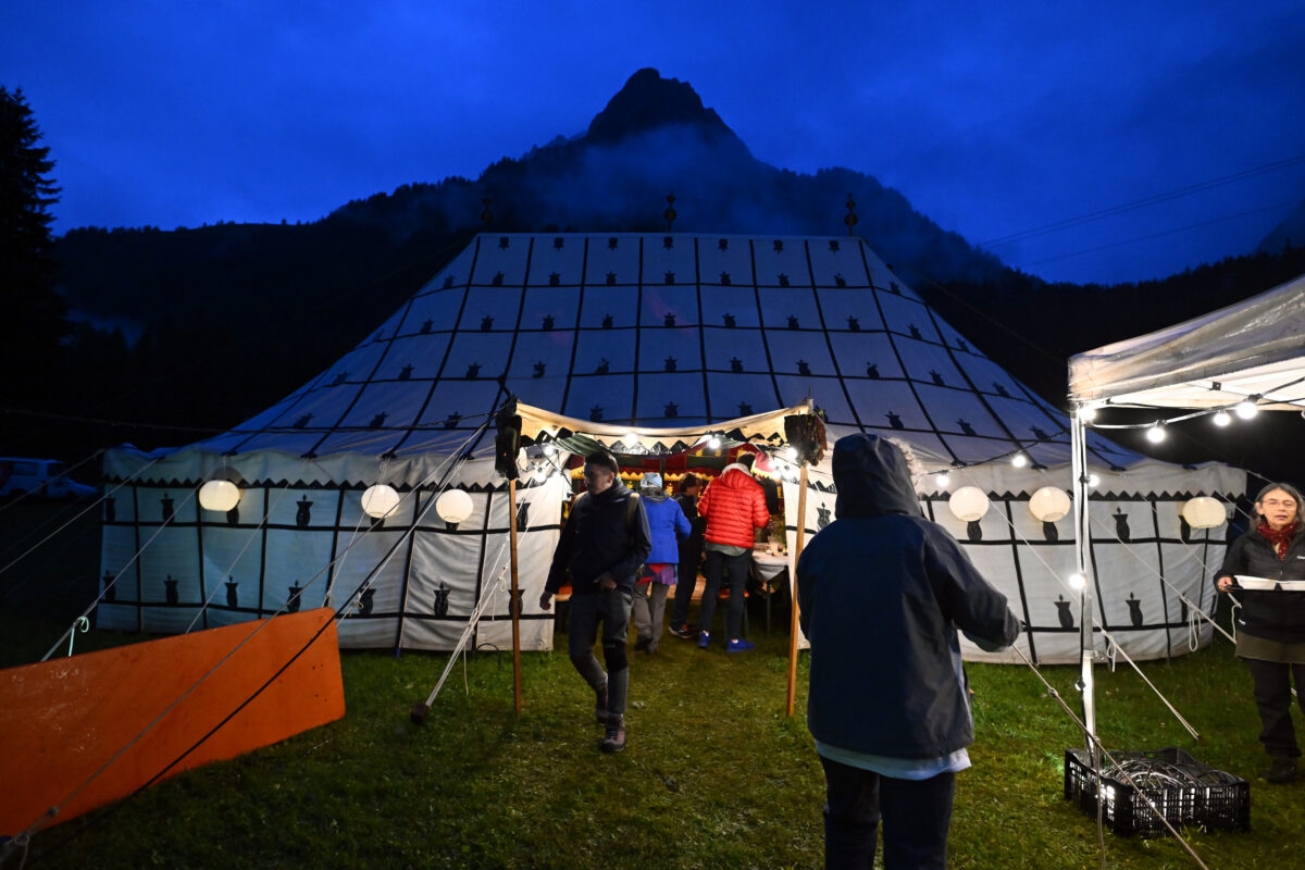 Ayılar Gecesi: Haute-Savoie'deki Vallorcine ormanlarında sürükleyici bir festival