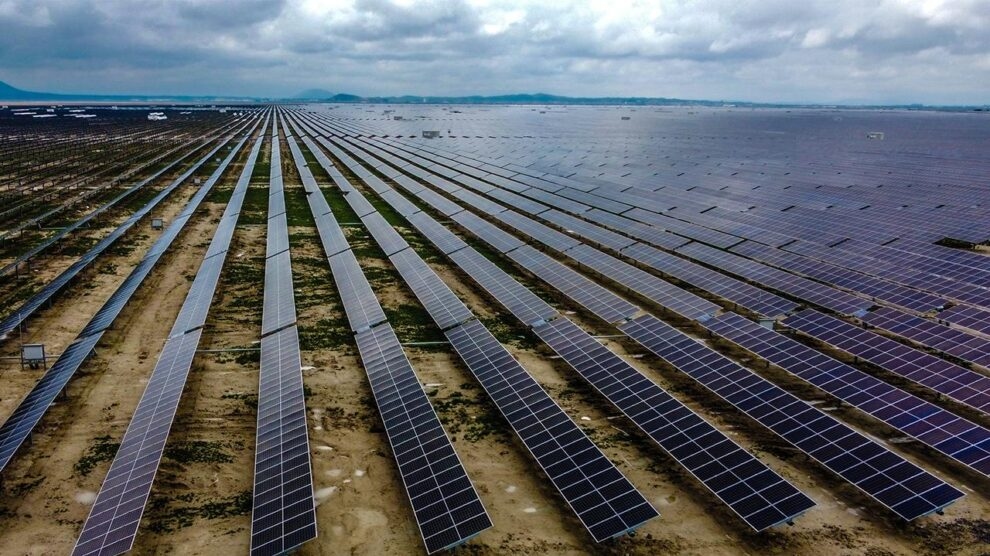 Çin’in rüzgar ve güneş yatırımının bu yıl 500 gigavatı geçmesi öngörülüyor