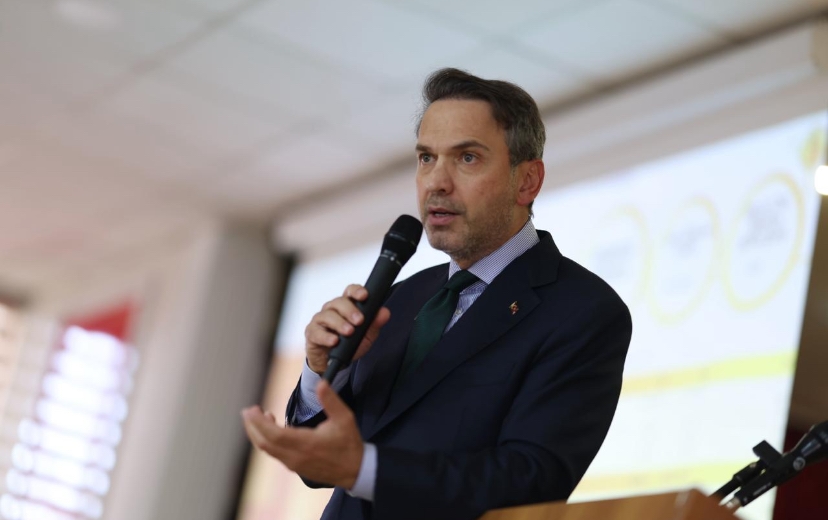 El ministro Bayraktar destaca "Türkiye sin terrorismo"