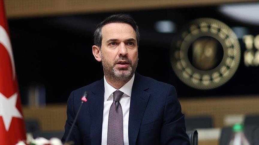 Ministro Bayraktar: «Nos posicionamos entre las cuatro flotas energéticas más modernas del mundo».