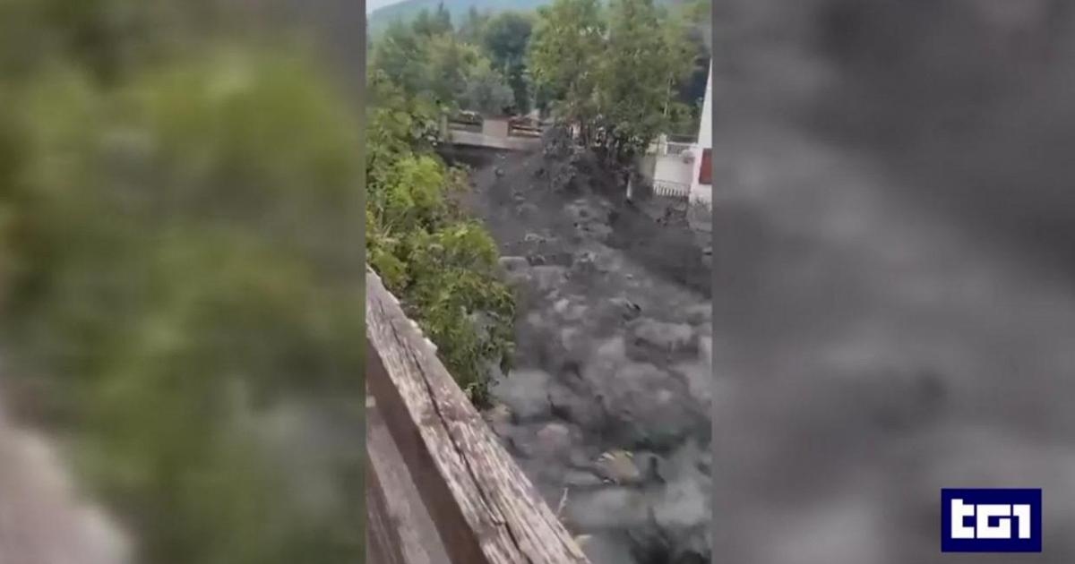 The Frejus torrent overflows in the village, the moment that plunges Bardonecchia back into nightmare