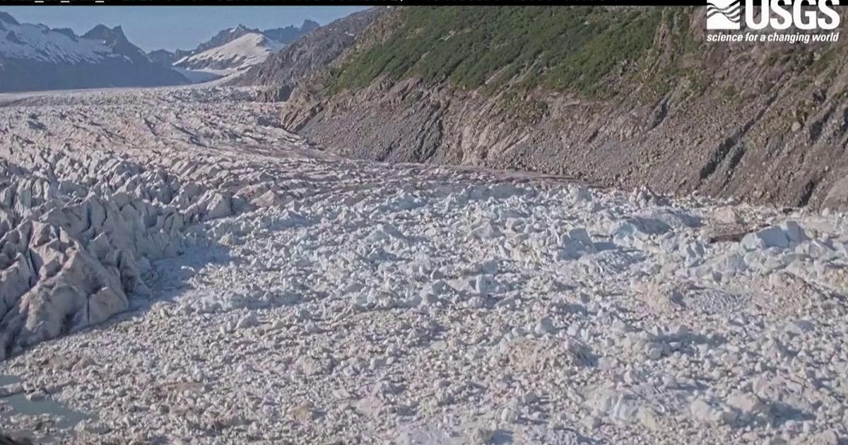 Alaskas Gletschersee schwillt an und beginnt zu überfluten: Zeitraffervideo