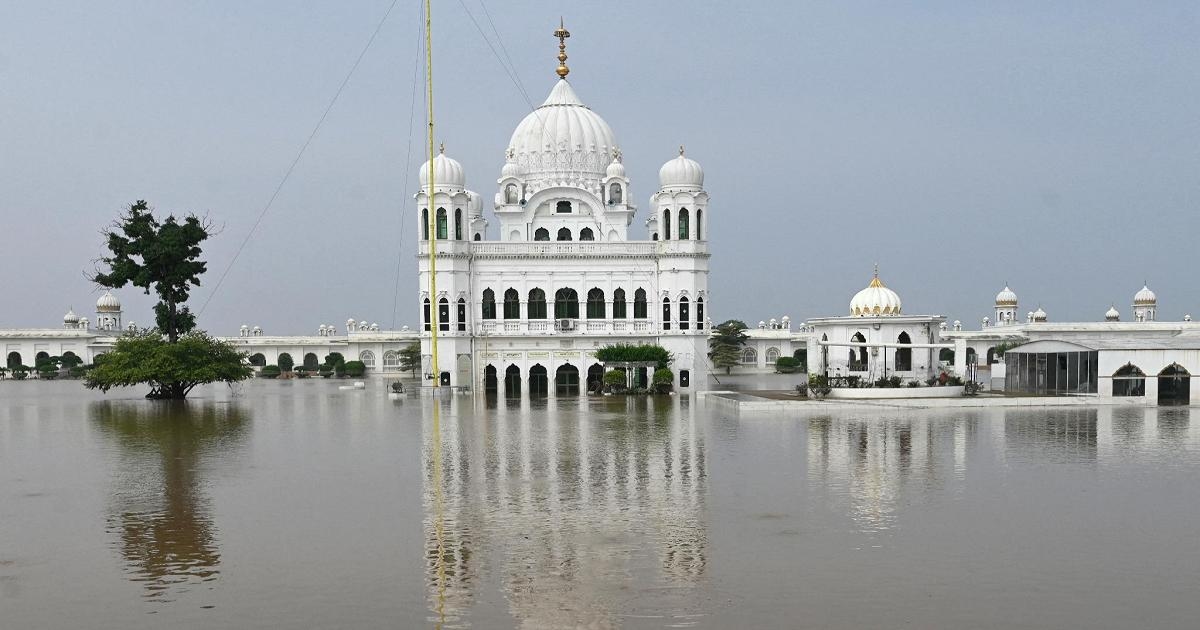 Powódź w Pakistanie: Woda zalewa zabytkową świątynię sikhów w Kartarpur