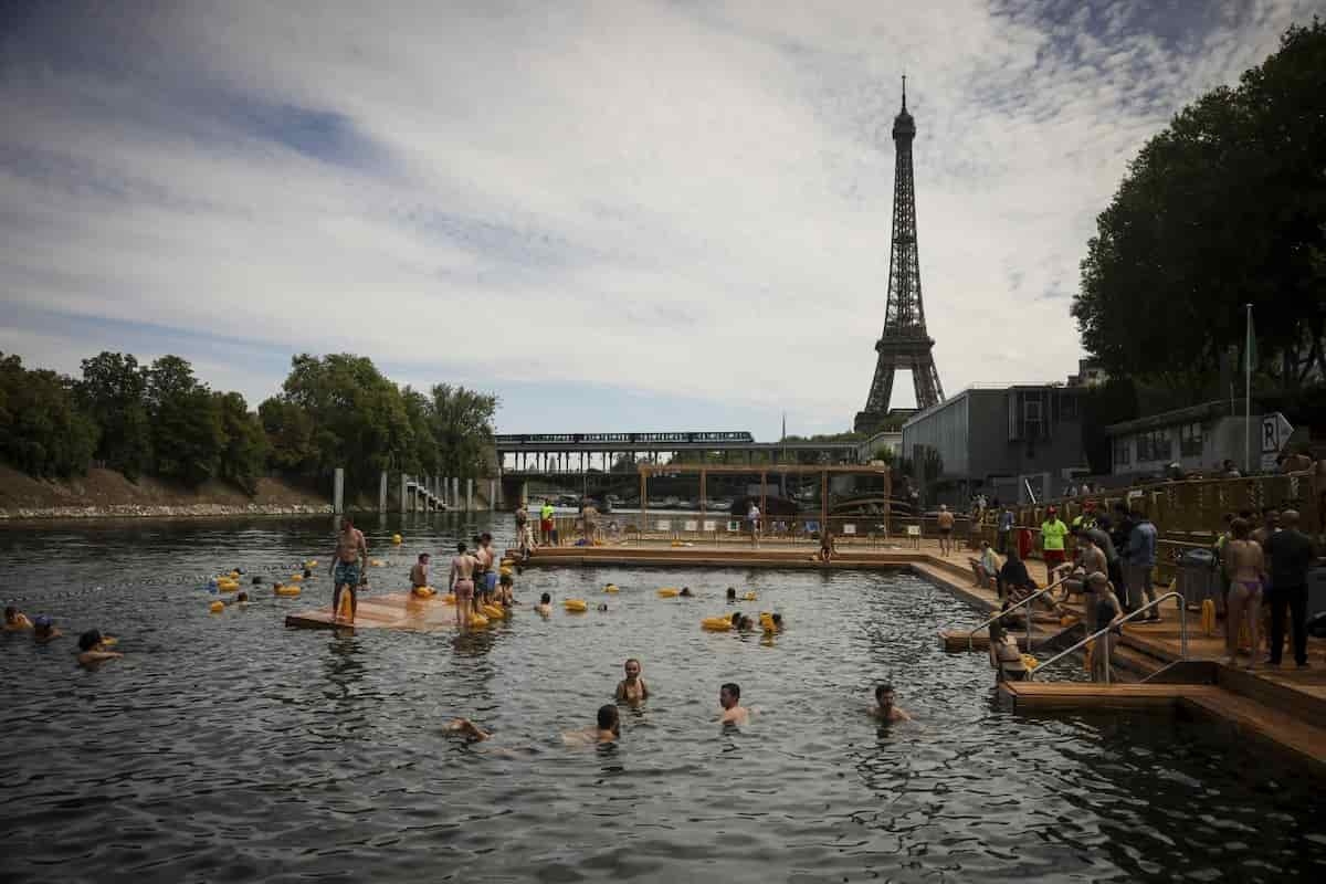 La Seine est baignable après 100 ans, il est possible de se baigner dans le fleuve de Paris : investissement de 1,4 milliard