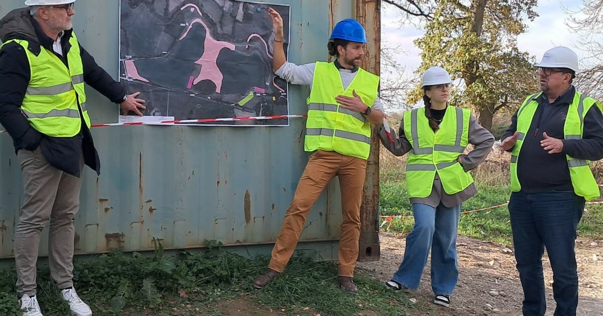 Lescheroux. Gewählte Amtsträger besuchten die Baustelle des zukünftigen Photovoltaikparks.
