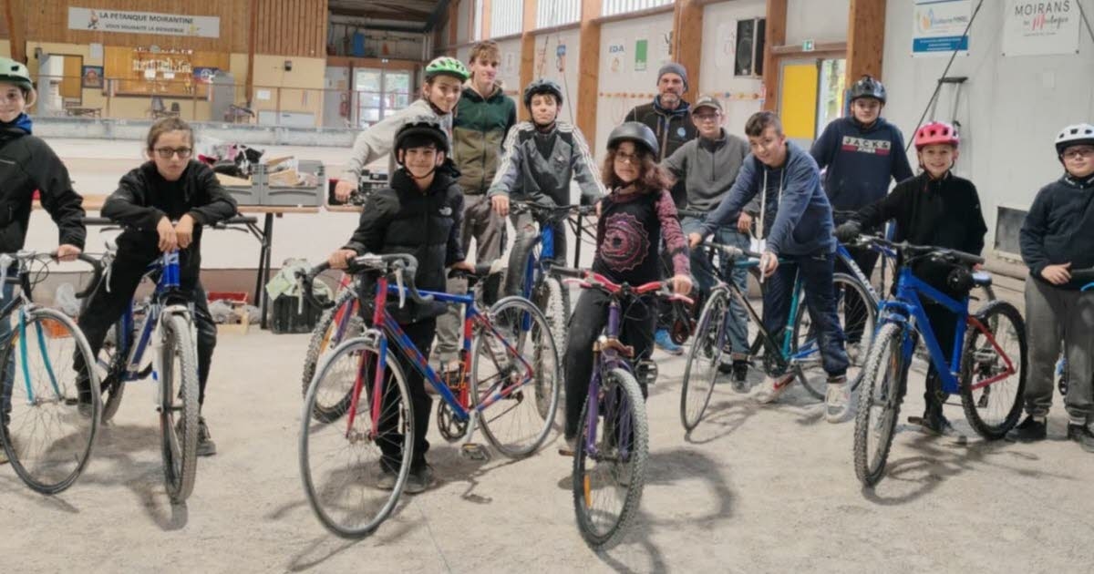 Moirans-en-Montagne. Douze élèves du collège Pierre-Vernotte participent à l’opération '' Vélo, je recycle ''