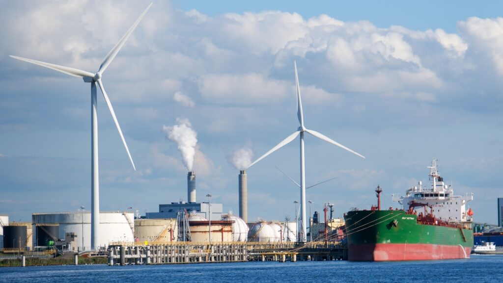 O Porto de Amsterdã está buscando espaço para 25 novas turbinas eólicas.