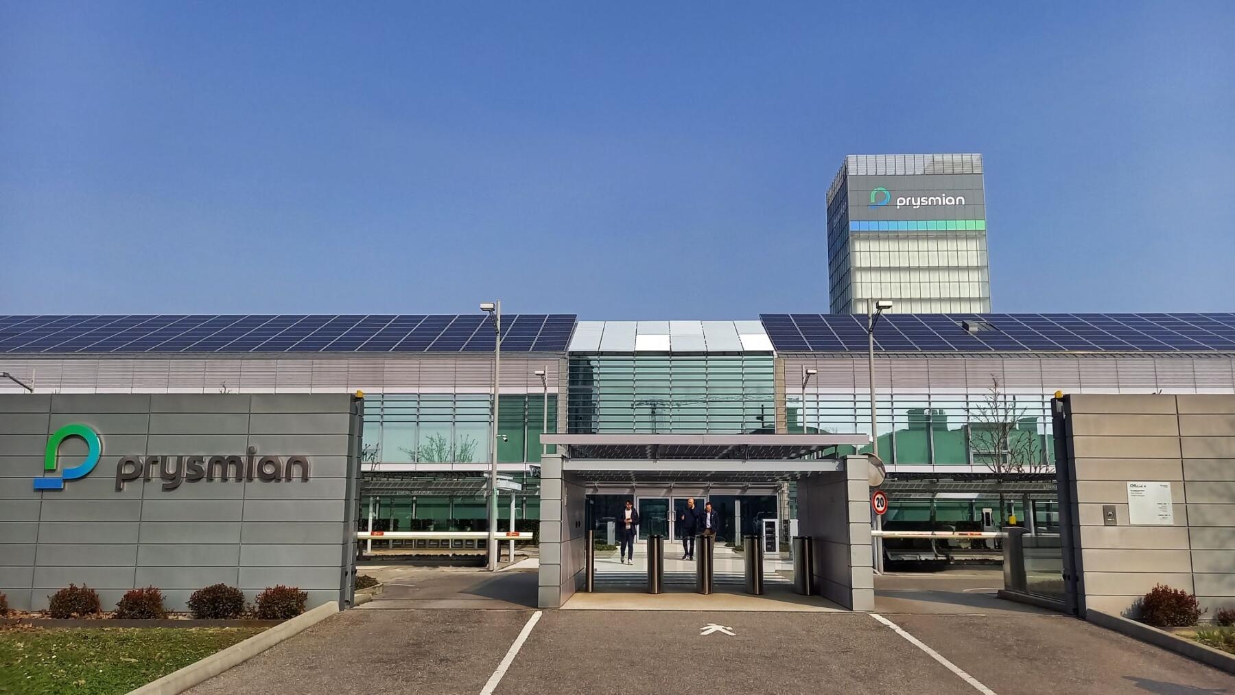 Nachhaltige Innovation: Prysmian bringt die weltweit erste 160-Mikron-Glasfaser auf den Markt.