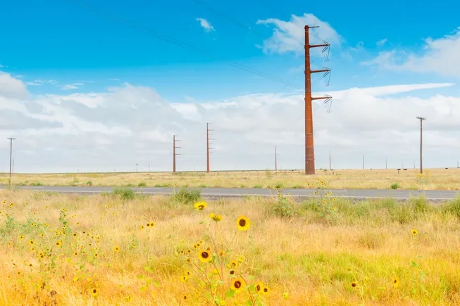 Sempra to sell Mexican natural gas business to fund transmission expansion in Texas