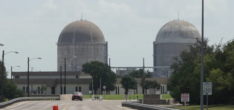 El director ejecutivo de Vistra afirma que la capacidad excedente en PJM y ERCOT puede absorber cargas flexibles.