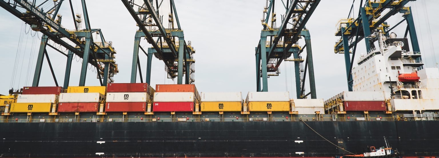 Haven van Santos breekt record voor vrachtafhandeling.